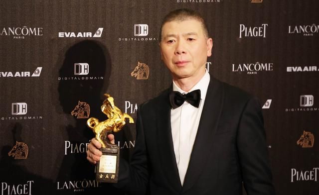 冯小刚评价徐峥新剧《我不是药神》,四字评语