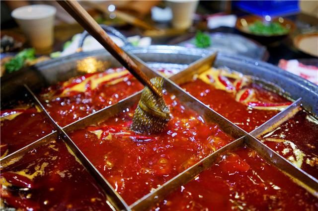 美食攻略:舌尖上的中国重庆十大火锅排行榜!