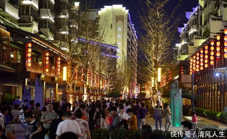 南昌的一条非常有名的小吃街,却被网友们纷纷