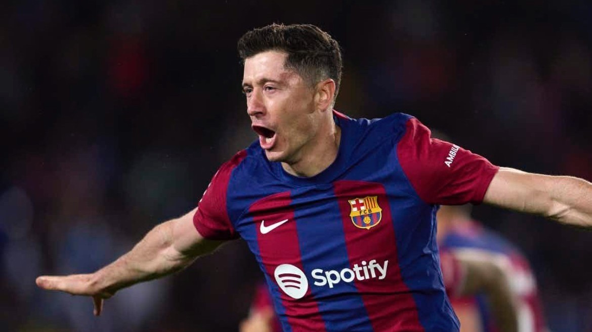 互相送礼!巴塞罗那4-2击败瓦伦西亚升至第二 互相送礼!巴塞罗那4-2击败瓦伦西亚升至第二