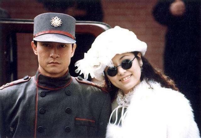 1994年刘锡明开始在台湾发展,他先是凭一部《深闺梦里情》打开了在