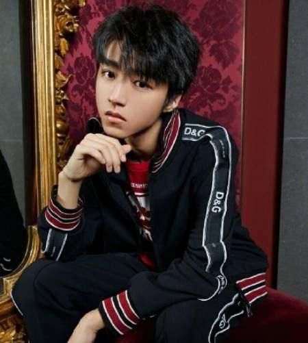 王俊凯在泰国菜场和阿姨英文沟通,口语水平网