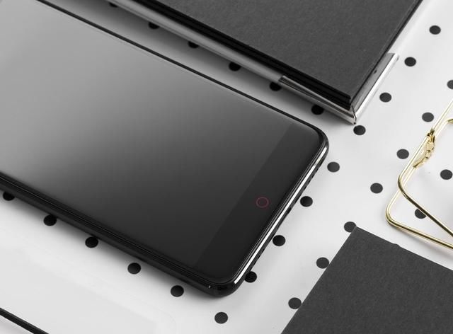 史上最强千元机!6G+64GB+1300W双摄+全功