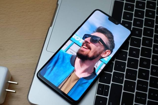 2018年旗舰机机皇争夺战谁最强?这些手机都不