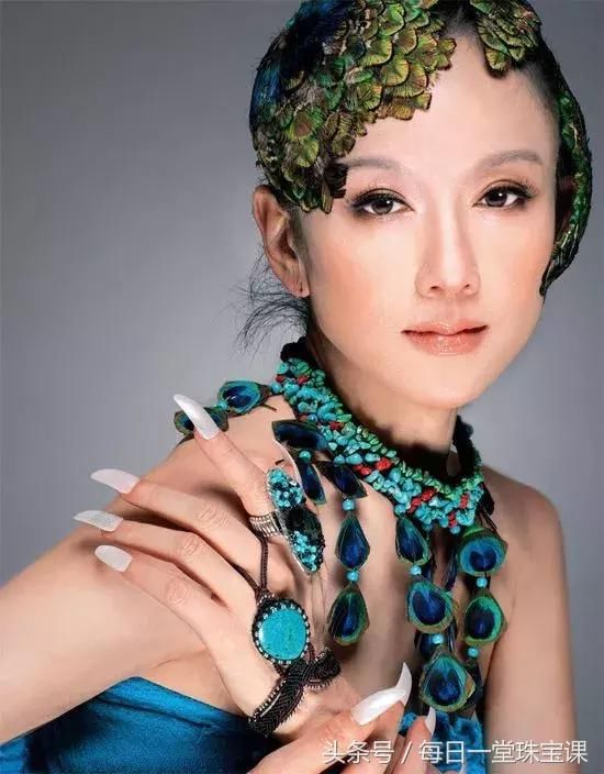 杨丽萍3500万的月亮宫要被拆?别惋惜,除了豪