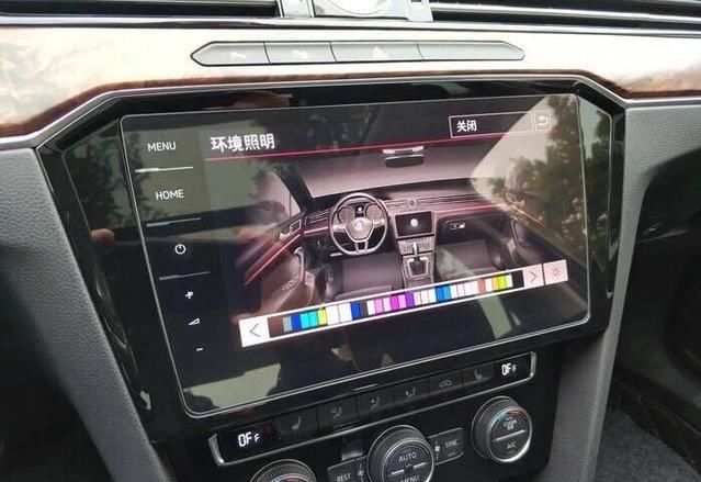 2019款大众迈腾实车现身,外观配置再度升级,帕