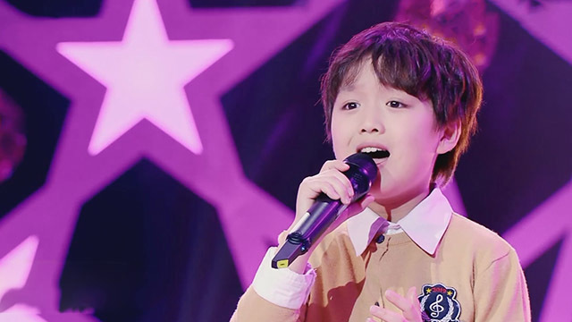 李诺麒演唱经典歌曲《蜗牛》致敬中国女排