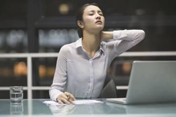 七十二岁老人患颈椎病,医院都治不好,用它给治