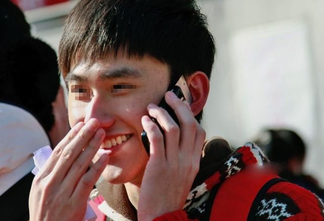 男子高考成绩680分,激动给班主任报喜,随后一