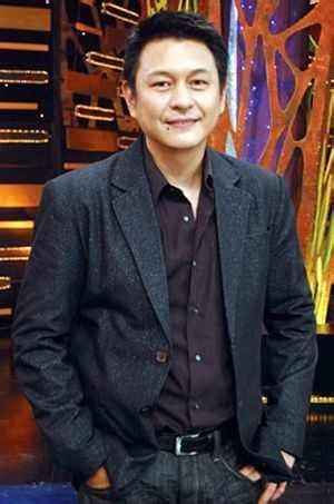 热播泰剧里的资深老爸专业户年轻时也曾是一