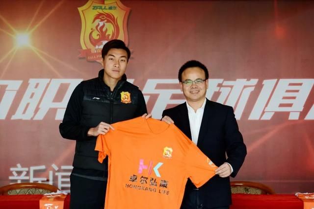 欢迎|李行加盟武汉卓尔