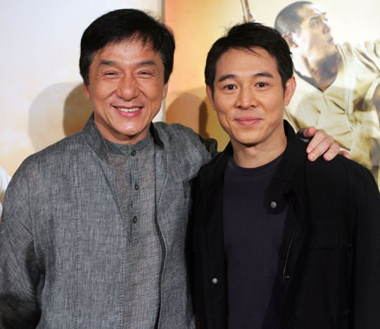 59岁于荣光全家照,功夫不输李连杰成龙,和丑妻20年不离不弃