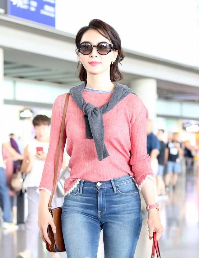 陈数身穿粉红上衣+阔腿裤,气质飙升,网友:她真