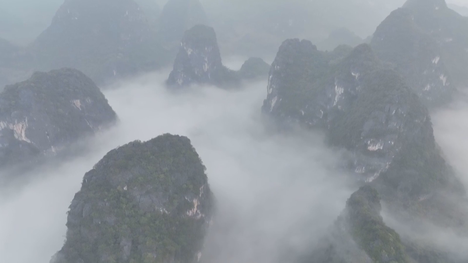 广西田东七仙山 云海缥缈宛如仙境 广西田东七仙山 云海缥缈宛如仙境