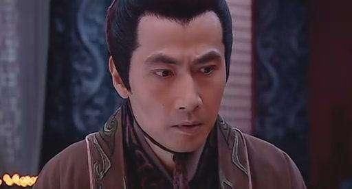 18岁以一曲成名,嫁大7岁圈内老公被宠了28年