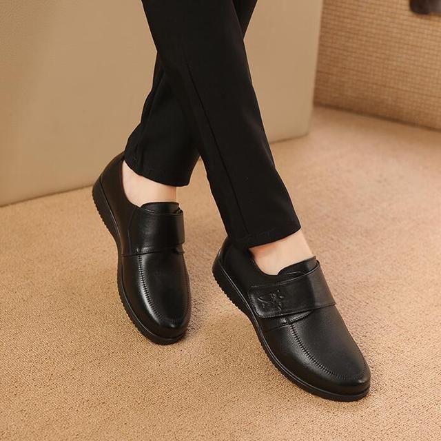 你还在穿小白鞋?如今聪明的姑娘都在穿小皮鞋