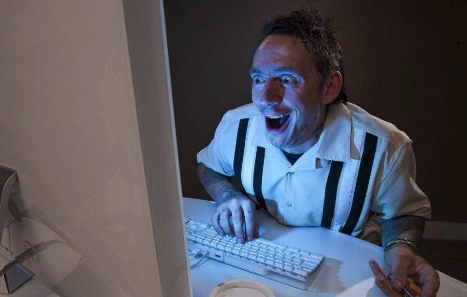 微信群内的带色小视频,让他一年买了5套房