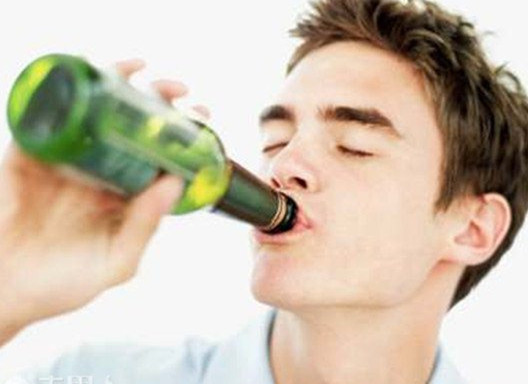 喝酒后可以游泳吗 喝酒后千万不能做这些 喝酒后可以游泳吗 喝酒后千万不能做这些