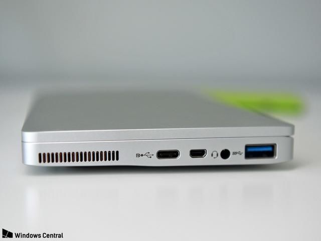 老外评价这是飞机上最好用的迷你电脑,微软苹