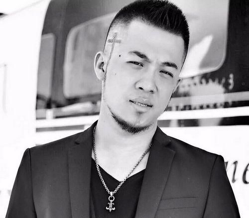 他凭借一首歌火爆全国,参加《中国新歌声》遭