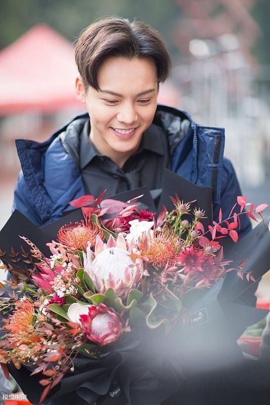 陈伟霆坐实女友身份,公开表白宋茜!?