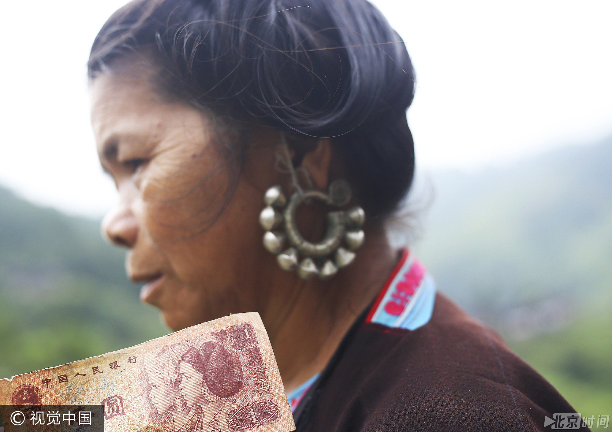 贵州省黔东南苗族侗族自治州丛江县庆云镇佰你村十组村民石奶引，她就是第四套人民币一块钱上面的头像原型。夏功文/视觉中国