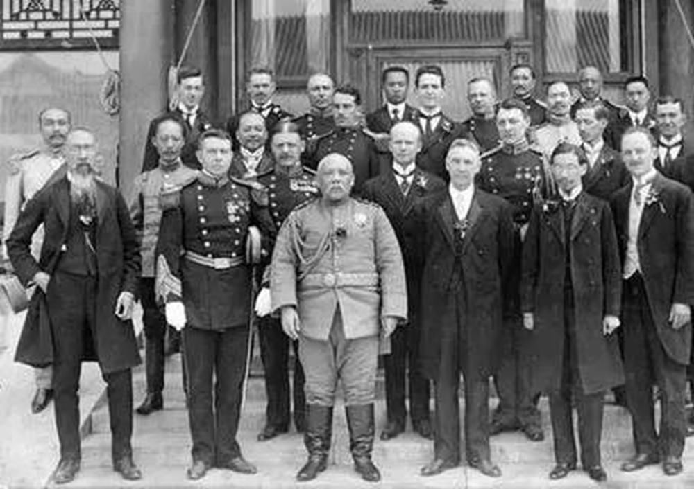 北洋三杰之一的段祺瑞,娶了袁世凯的女儿,从此