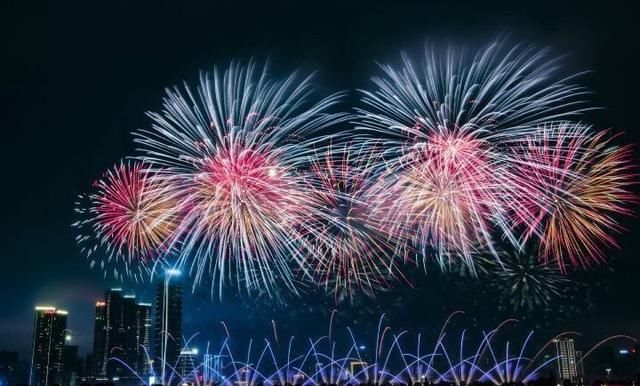 大年地铁不停运 除夕橘子洲烟花与你相约