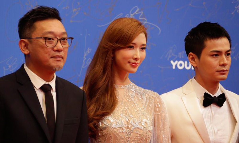 《西游记之女儿国》剧组,林志玲一袭白裙让人眼前一亮。