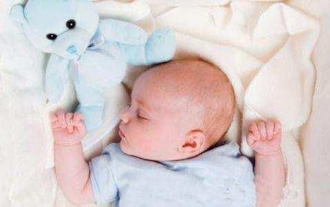 宝宝是个歪脖子? 婴儿斜颈的原因是什么?