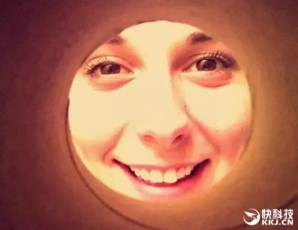 网友疯玩"超省钱月亮脸" 求卫生纸阴影面积