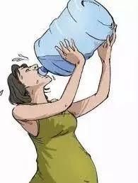 湿气重是不是不能喝水?水喝多会不会增加肾脏
