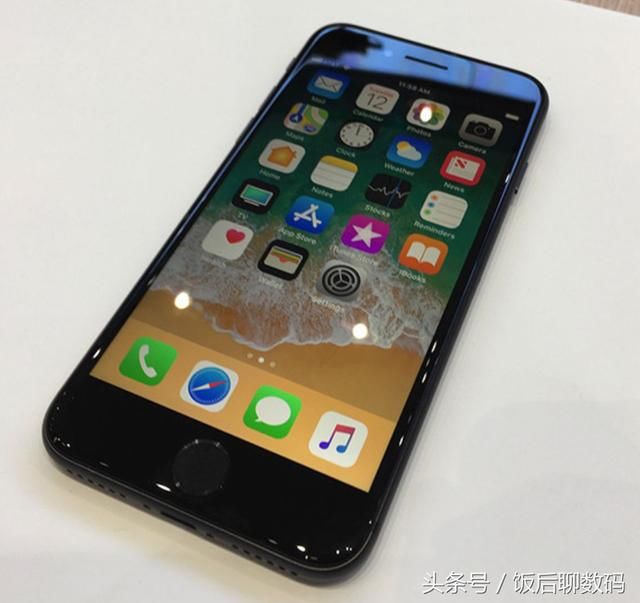 苹果8开启价格战直降1089元,买iphone8还是华