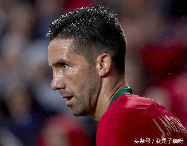 C罗点球有争议!世界杯葡萄牙绝平西班牙,裁判