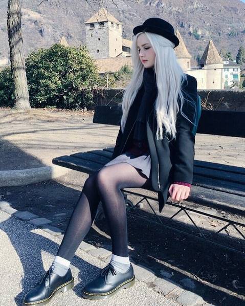 虽然自己颜值极高，但是叶卡捷琳娜起初并没有想过凭着美貌就能吃饭。