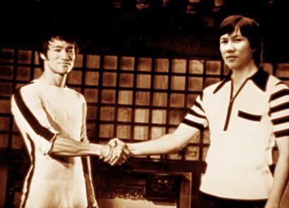 两人因《大侠霍元甲》走红,今一人早已出家,他