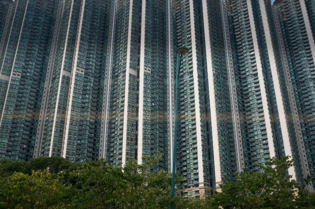 实拍香港那些密集的楼群,楼与楼之间几乎没有