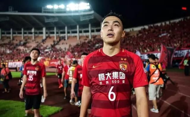 冯潇霆:金英权进球是蒙的,国足球迷:我怎么不见