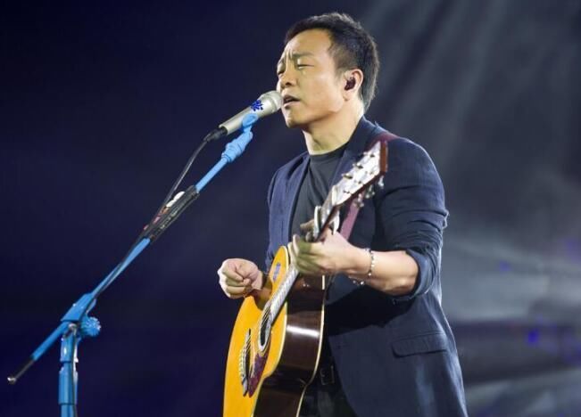 许巍是如何看待汪峰的乐坛地位?他的一番话显