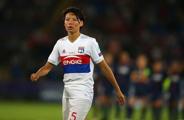 本泽马家乡球队夺欧冠三连冠,玄学预示皇马本