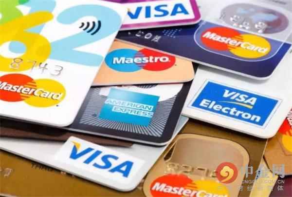 美国消费支出扩张!小银行信用卡坏账率飙升