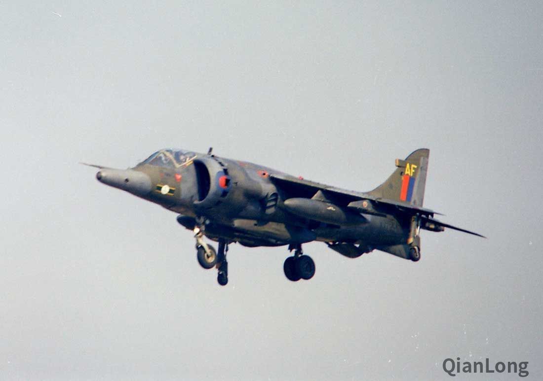 在德国演习的英国猎兔狗垂直起降战斗机 垂直