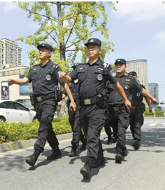 天气再热,ptu巡逻任务也不能懈怠.