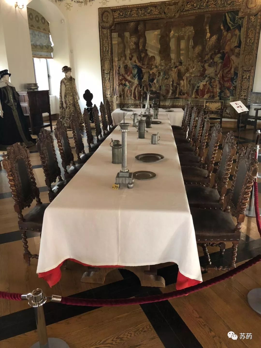 土豪餐桌,不.应该是中世纪的贵族餐桌