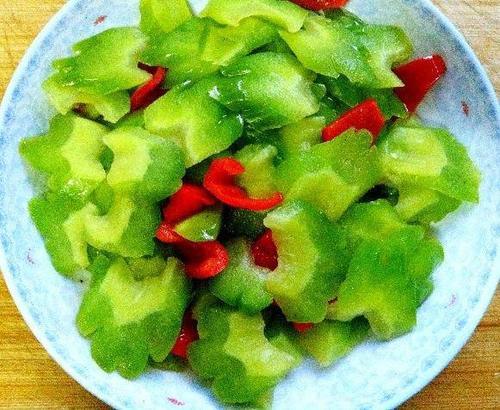 苦瓜和它一起食很容易引起肾结石,很多人都犯