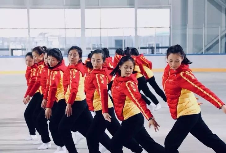 风雨夜我们齐心协力~这一刻我们代表中国