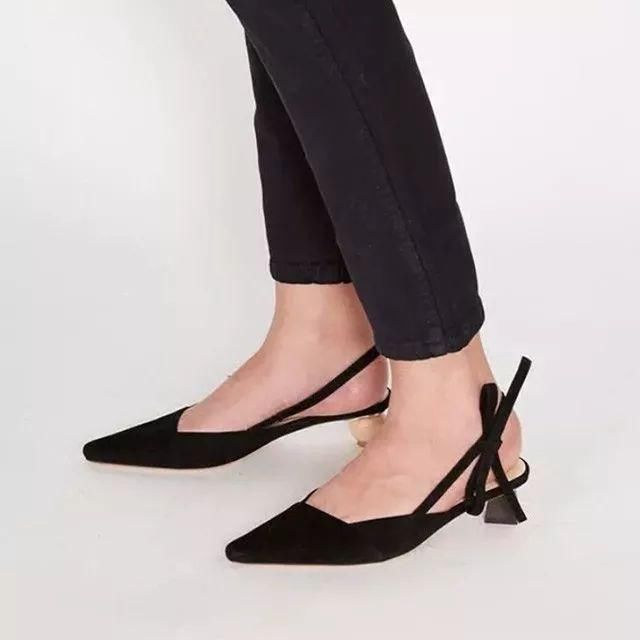 脚宽竟也能穿高圆圆周冬雨的一字带凉鞋,那脚