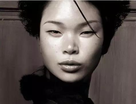 中国第一名模吕燕,长相奇丑,凭什么成了世界级