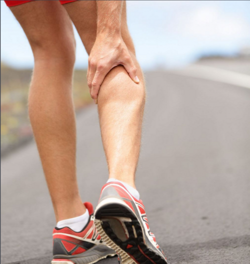 细数跑步抽筋5大原因:运动过量 补充水分不足