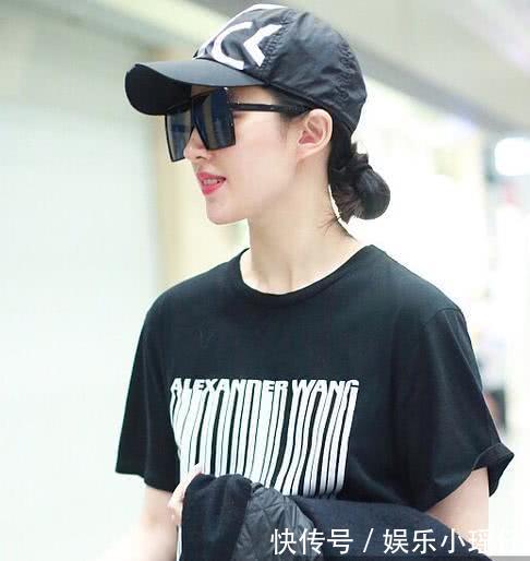 刘亦菲机场无修图真的暴瘦!整个人都变薄了,但